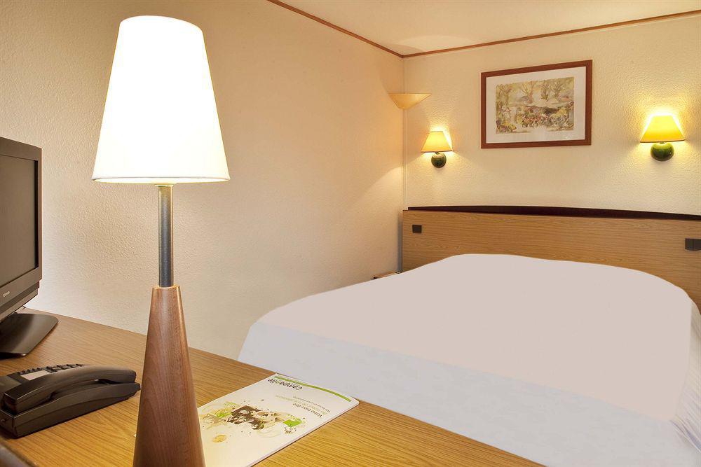 Kyriad Montauban Sud - Albasud Hotel Room photo